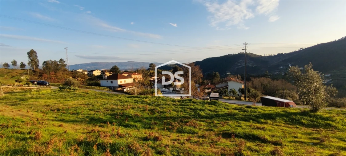 Terreno para Venda em Freixo de Cima e de Baixo Foto 4