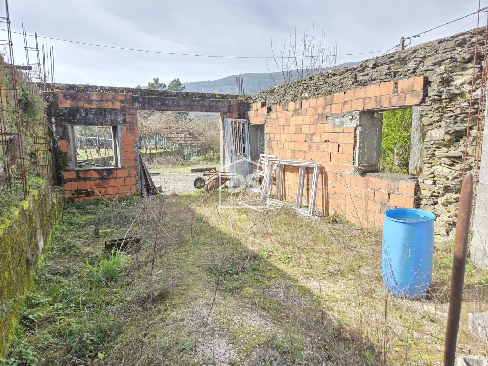 Moradia T2 para Venda em Moura Morta e Vinhós Foto 1
