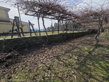 Moradia T2 para Venda em Moura Morta e Vinhós