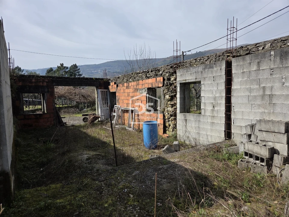 Moradia T2 para Venda em Moura Morta e Vinhós Foto 17