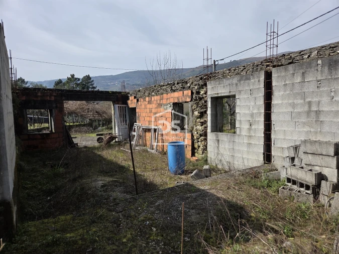Moradia T2 para Venda em Moura Morta e Vinhós Foto 8