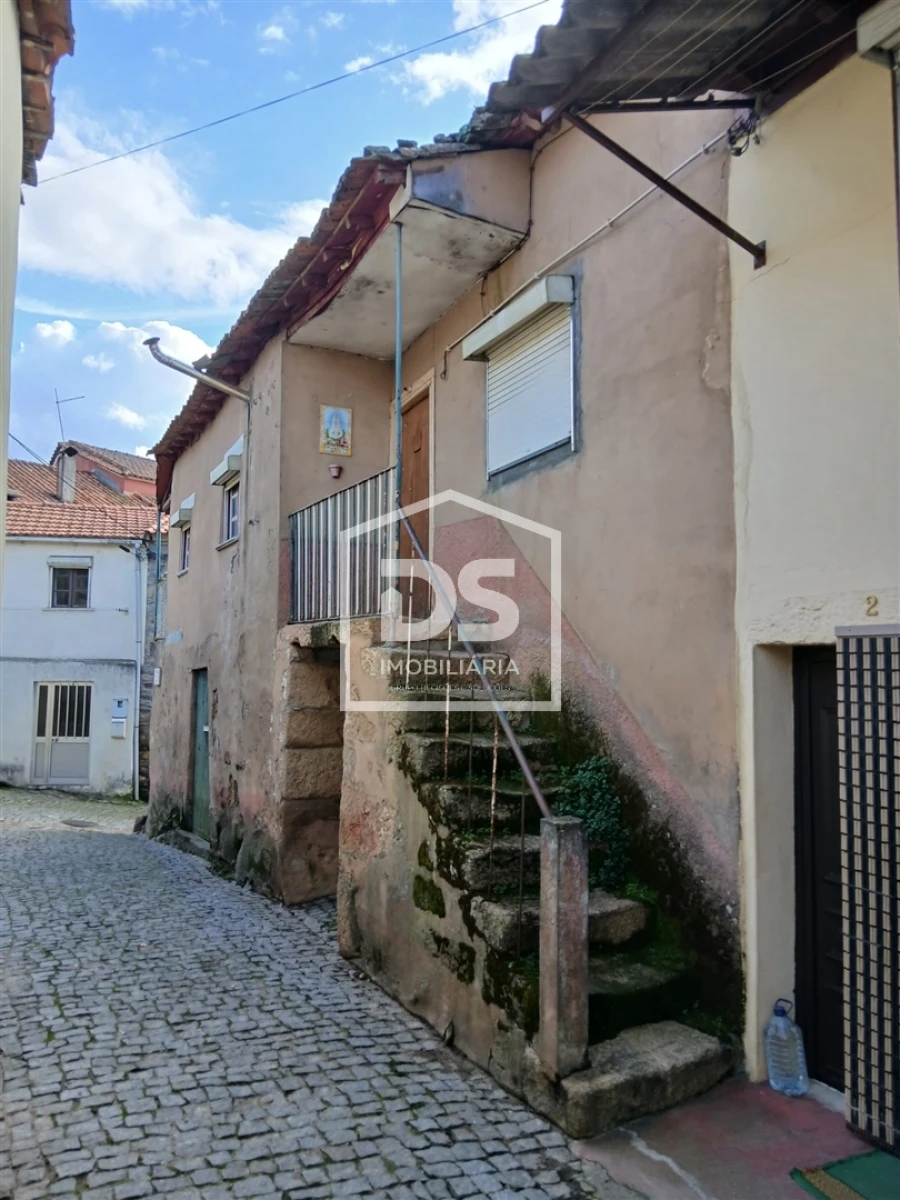 Moradia T3 para Venda em Armamar Foto 4