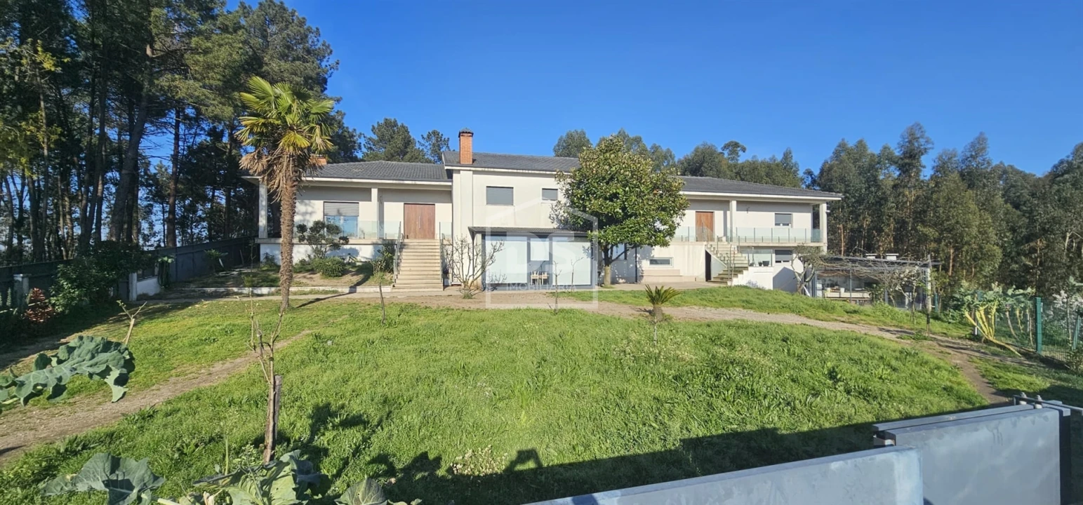 Moradia T6 para Venda em Mancelos Foto 1