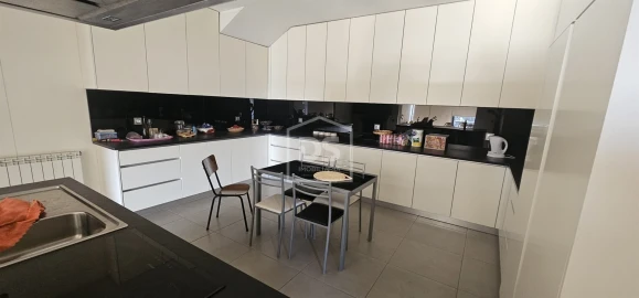 Moradia T6 para Venda em Mancelos