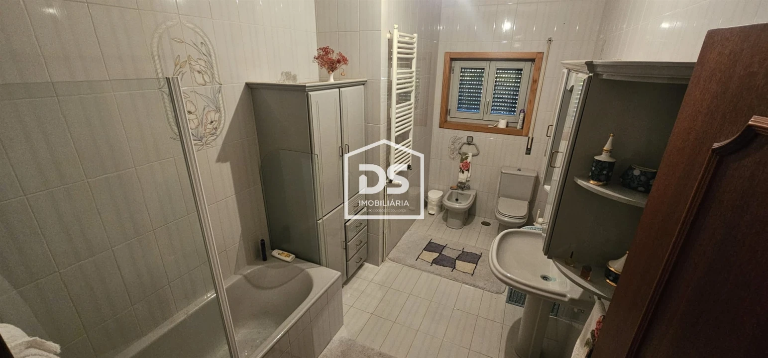 Moradia T6 para Venda em Mancelos Foto 114