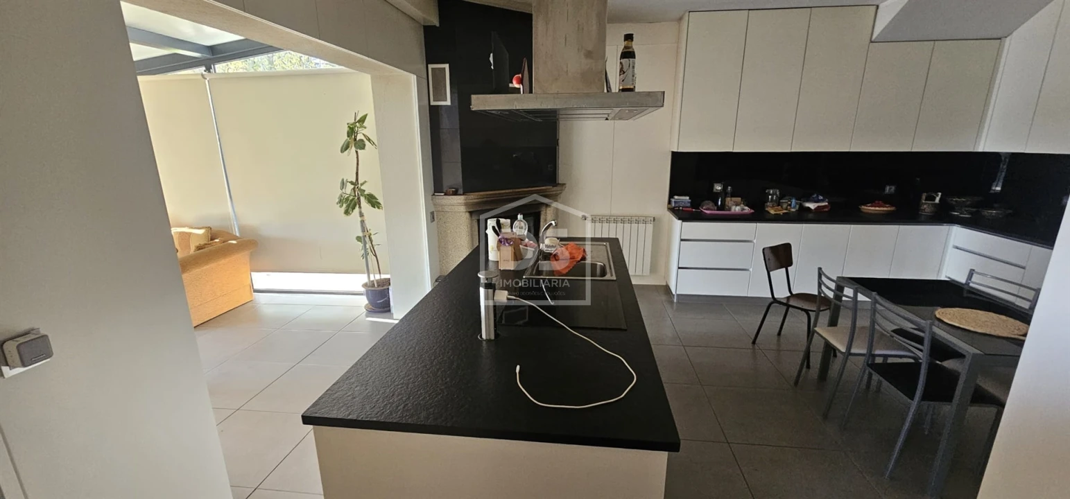 Moradia T6 para Venda em Mancelos Foto 14