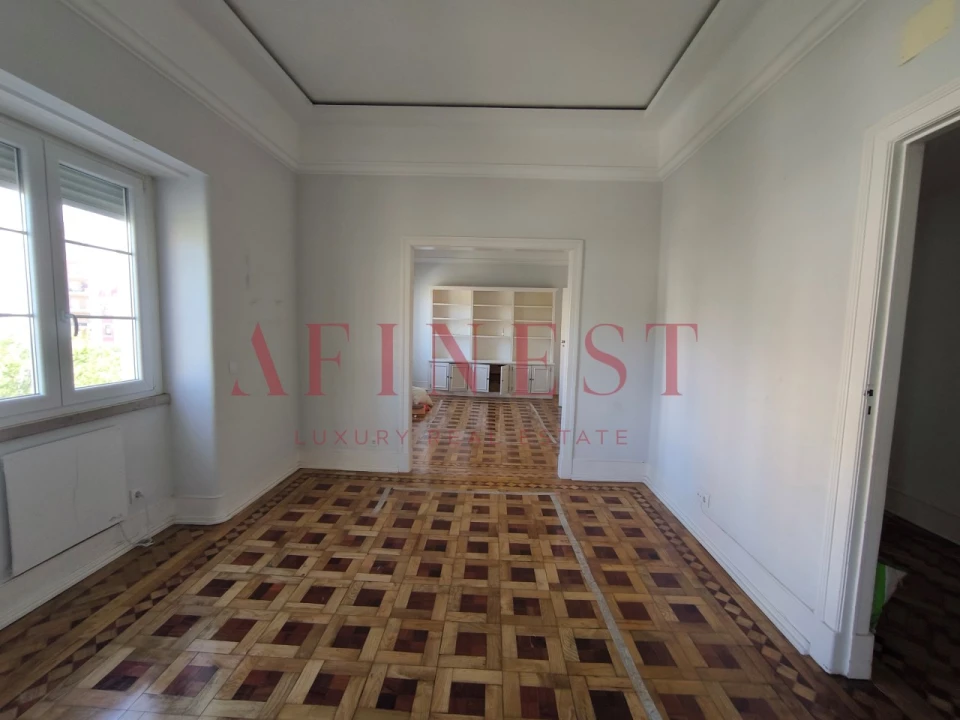 Apartamento T5 para Arrendamento em Avenidas Novas Foto 1