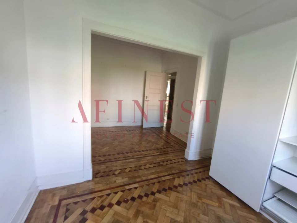 Apartamento T5 para Arrendamento em Avenidas Novas Foto 7