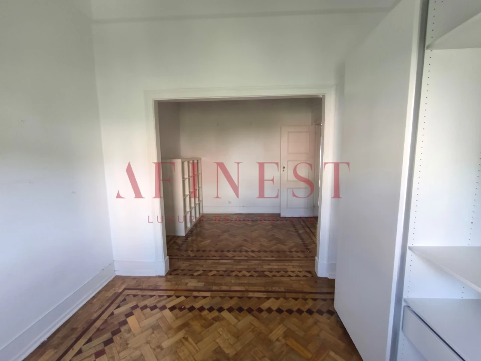 Apartamento T5 para Arrendamento em Avenidas Novas Foto 9