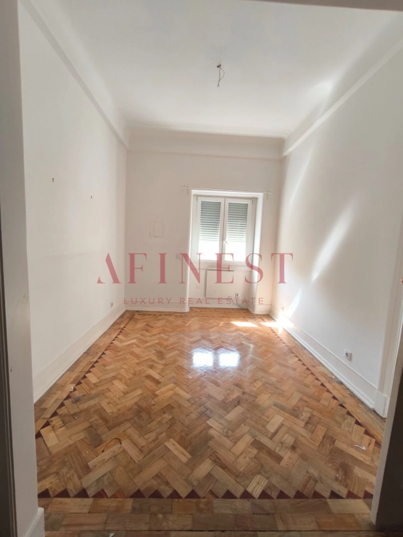 Apartamento T5 para Arrendamento em Avenidas Novas Foto 11