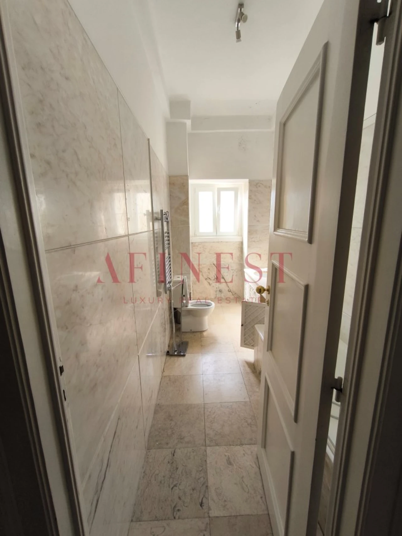 Apartamento T5 para Arrendamento em Avenidas Novas Foto 16