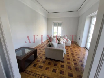 Apartamento T5 para Arrendamento em Avenidas Novas