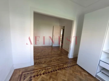 Apartamento T5 para Arrendamento em Avenidas Novas