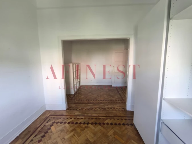 Apartamento T5 para Arrendamento em Avenidas Novas Foto 9