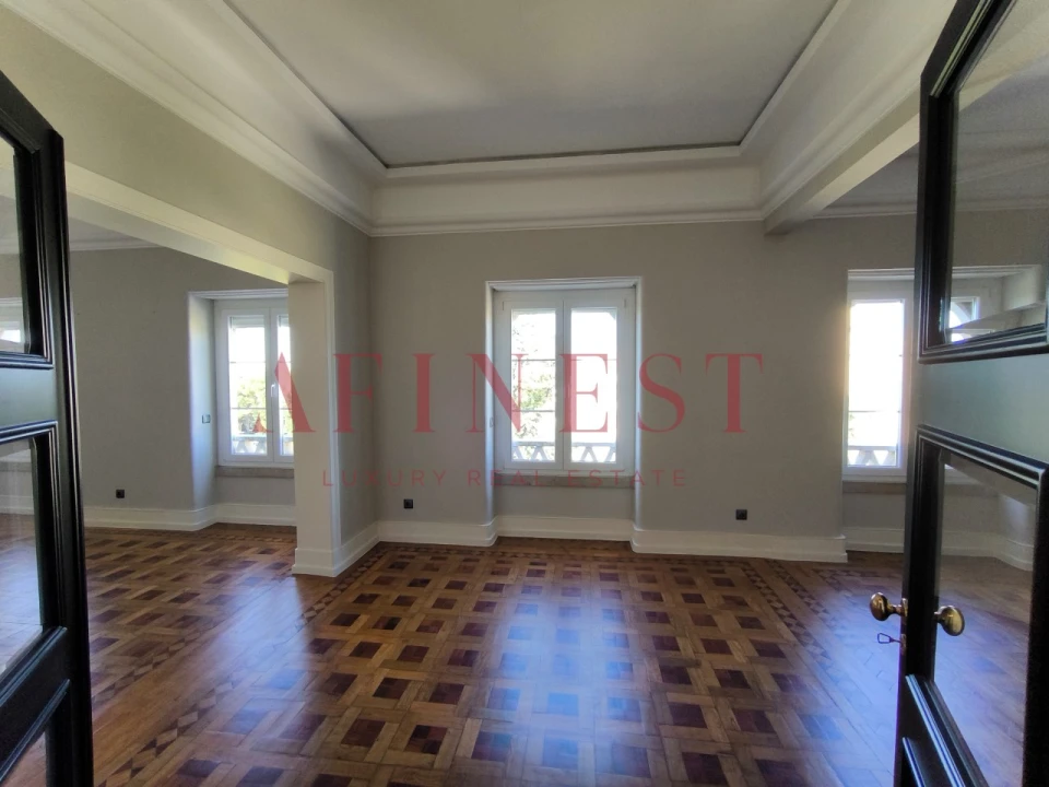 Apartamento T5 para Arrendamento em Avenidas Novas Foto 3