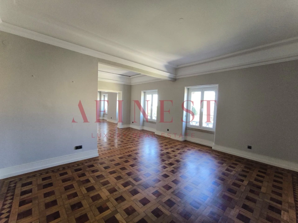 Apartamento T5 para Arrendamento em Avenidas Novas Foto 6