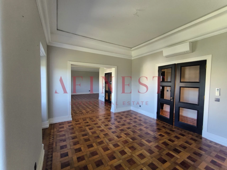 Apartamento T5 para Arrendamento em Avenidas Novas Foto 10