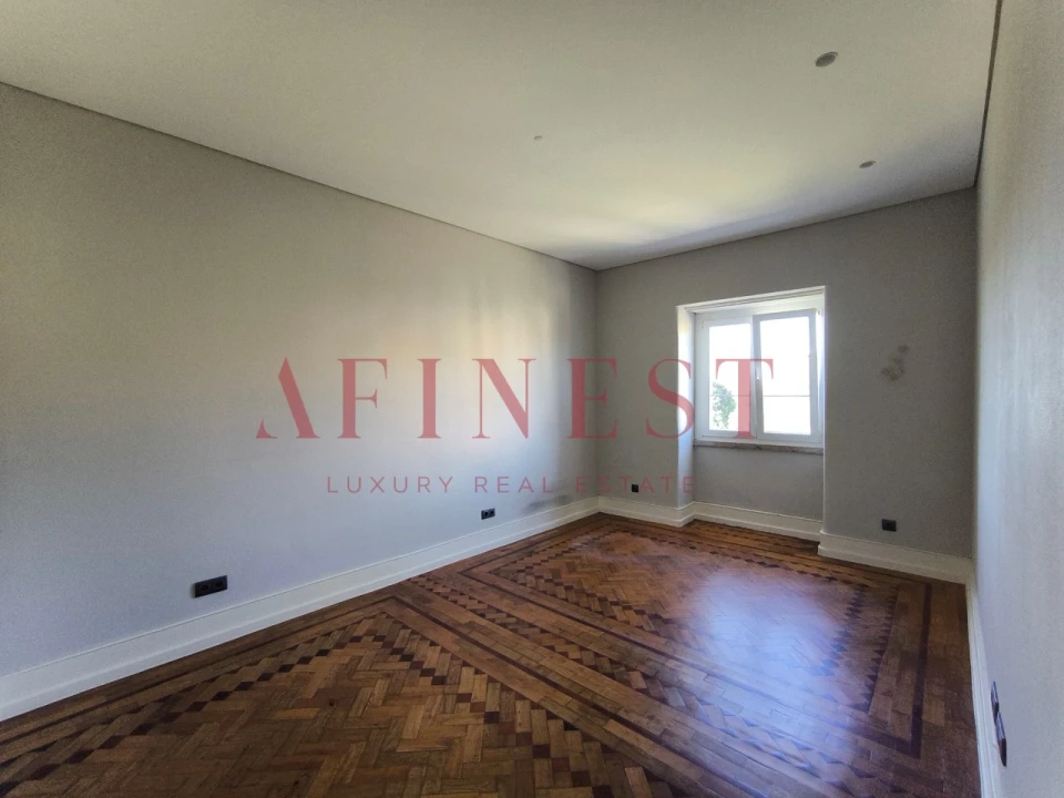 Apartamento T5 para Arrendamento em Avenidas Novas Foto 14