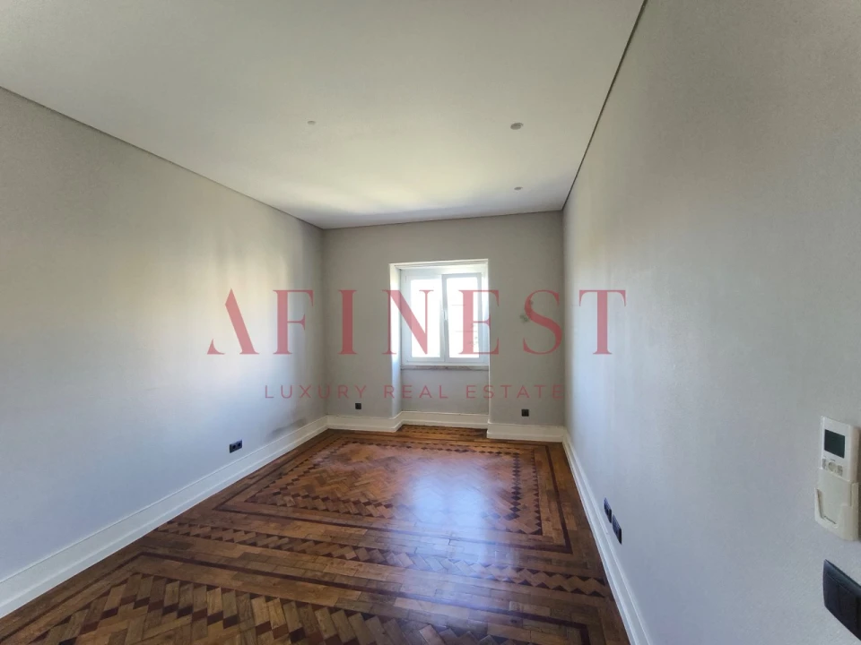 Apartamento T5 para Arrendamento em Avenidas Novas Foto 16