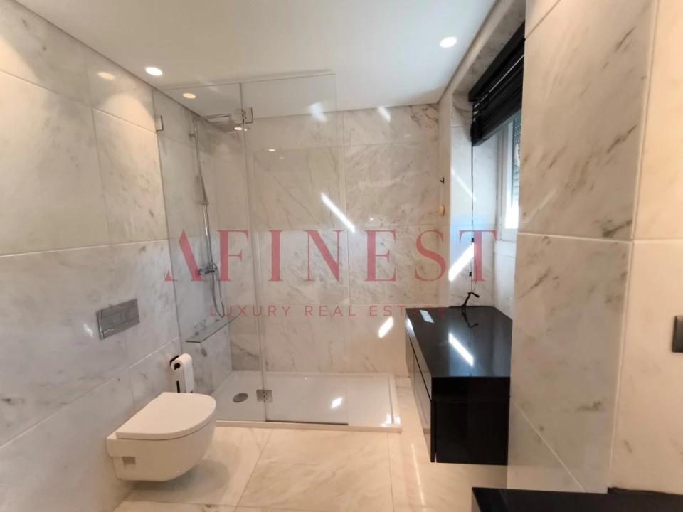 Apartamento T5 para Arrendamento em Avenidas Novas Foto 20