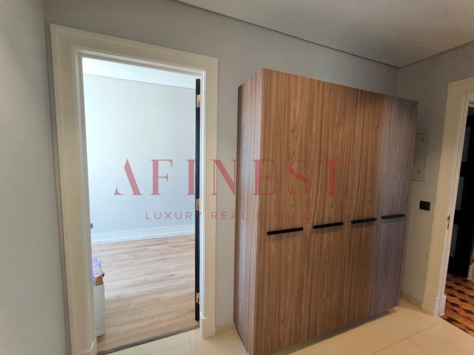 Apartamento T5 para Arrendamento em Avenidas Novas Foto 24