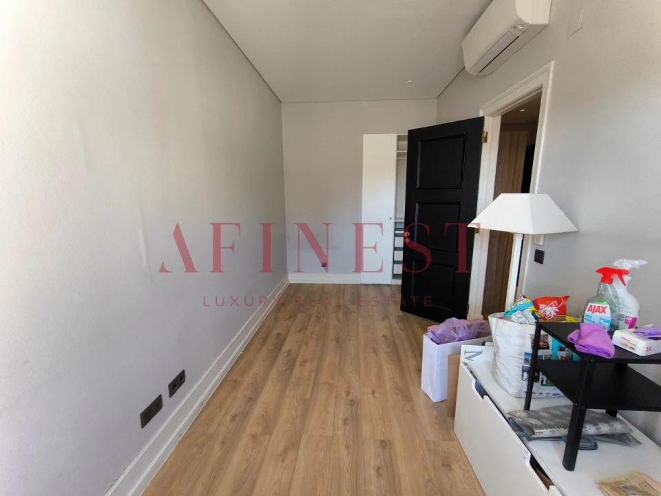 Apartamento T5 para Arrendamento em Avenidas Novas Foto 26