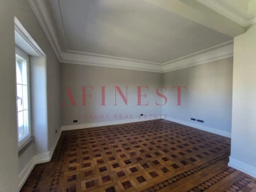 Apartamento T5 para Arrendamento em Avenidas Novas