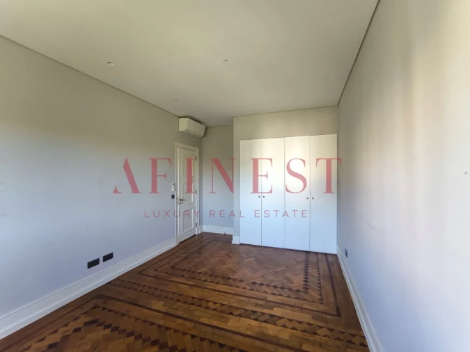 Apartamento T5 para Arrendamento em Avenidas Novas Foto 15