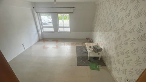 Apartamento T1 para Venda em Vialonga
