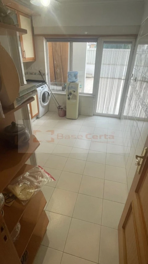 Apartamento T1 para Venda em Vialonga