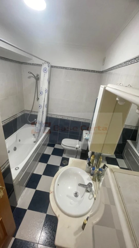 Apartamento T1 para Venda em Vialonga
