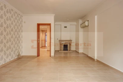 Apartamento T1 para Venda em Vialonga