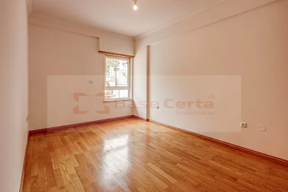 Apartamento T1 para Venda em Vialonga