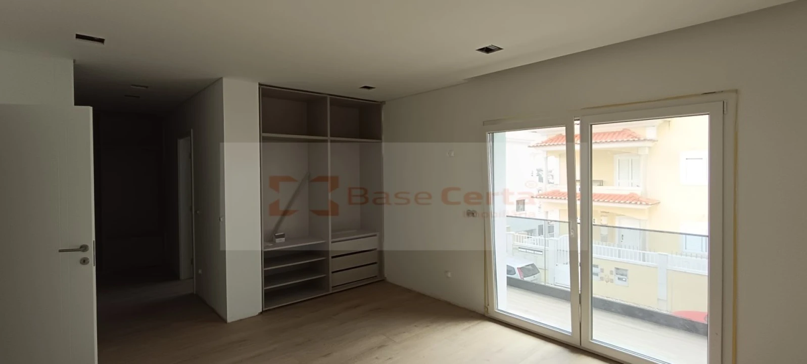 Moradia T4 para Venda em Pontinha e Famões Foto 10