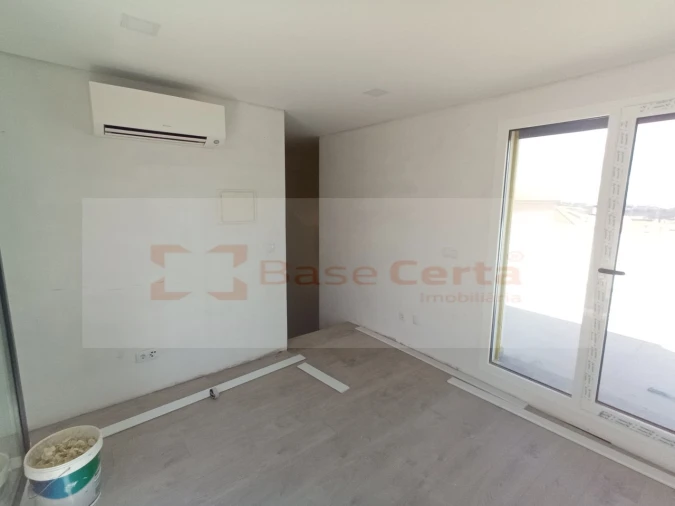 Moradia T4 para Venda em Pontinha e Famões Foto 21