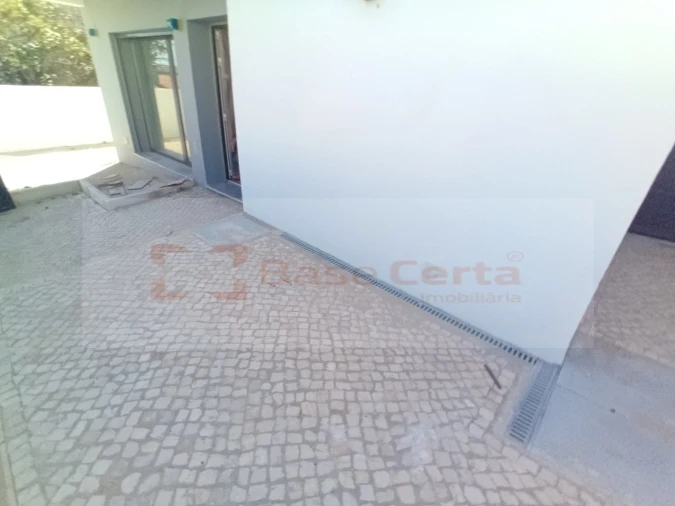 Moradia T4 para Venda em Pontinha e Famões Foto 30