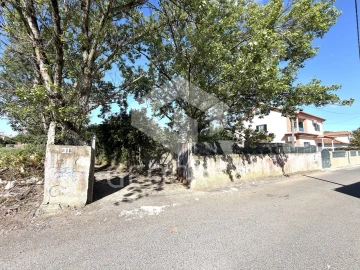 Terreno para Venda em Algueirão-Mem Martins
