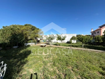 Terreno para Venda em Algueirão-Mem Martins