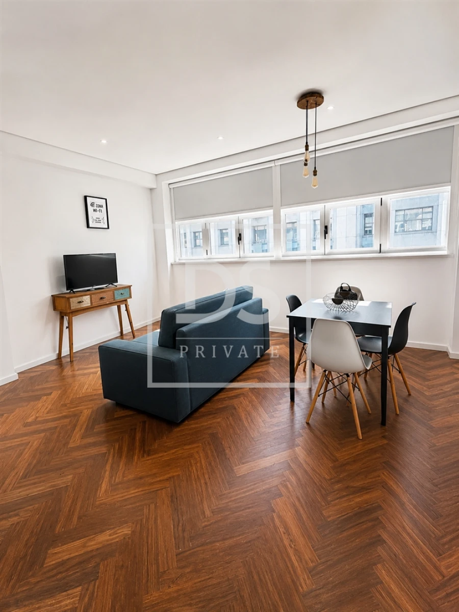 Apartamento T0 para Venda em Cedofeita, Santo Ildefonso, Sé, Miragaia, São Nicolau e Vitória Foto 2