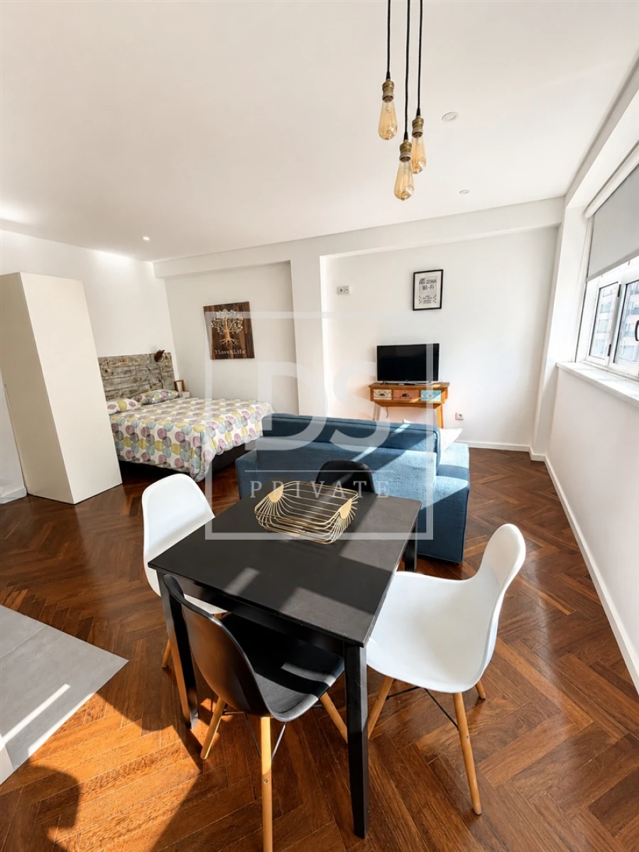 Apartamento T0 para Venda em Cedofeita, Santo Ildefonso, Sé, Miragaia, São Nicolau e Vitória Foto 4