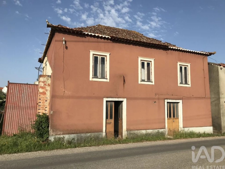 Moradia T5 para Venda em Freixianda, Ribeira do Fárrio e Formigais Foto 1