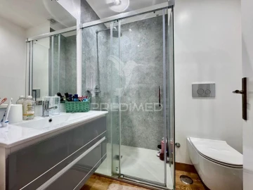 Moradia T4 para Venda em Fermentões