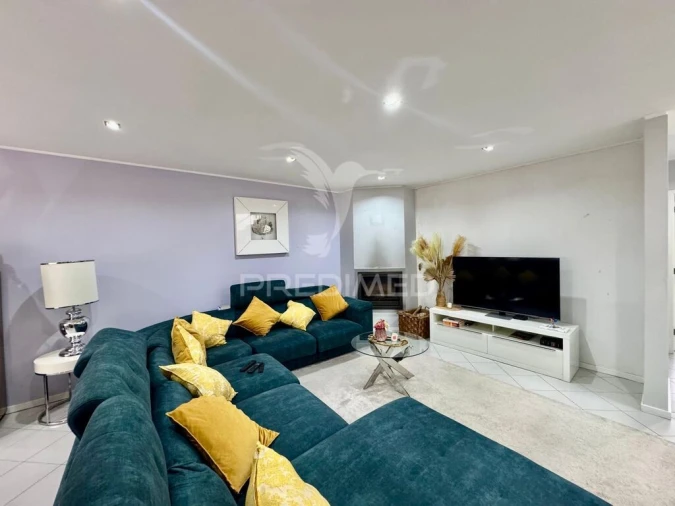 Moradia T4 para Venda em Fermentões Foto 4