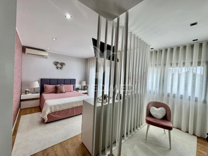 Moradia T4 para Venda em Fermentões Foto 3