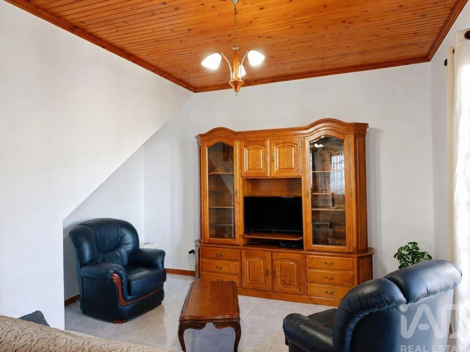 Moradia T3 para Venda em Ribeiras Foto 6