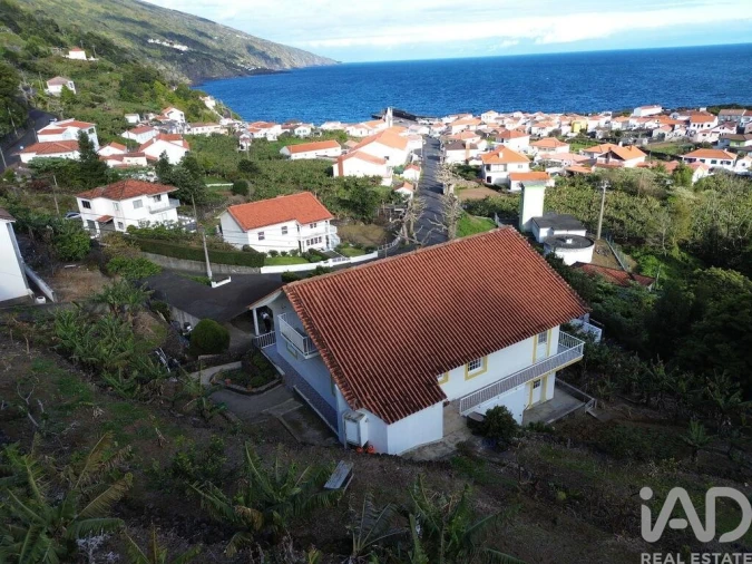 Moradia T3 para Venda em Ribeiras Foto 22