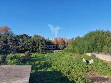 Moradia T3 para Venda em Santa Maria de Lamas