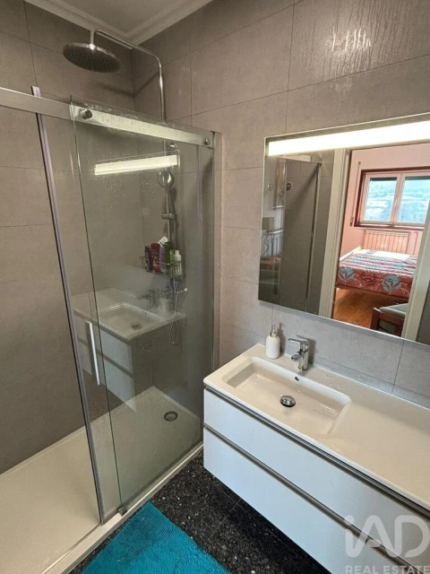 Moradia T4 para Venda em Santa Maria Maior