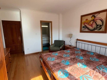 Moradia T4 para Venda em Santa Maria Maior