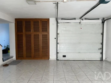 Moradia T4 para Venda em Santa Maria Maior